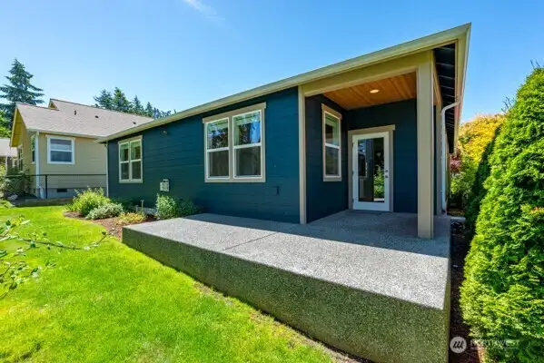 Rear covered patio