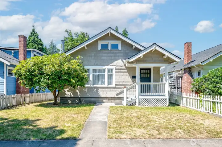 Welcome to this adorable Hilltop Craftsman at 914 S M St, Tacoma, WA 98405. Welcome to this adorable Hilltop Craftsman at 914 S M St, Tacoma, WA 98405.