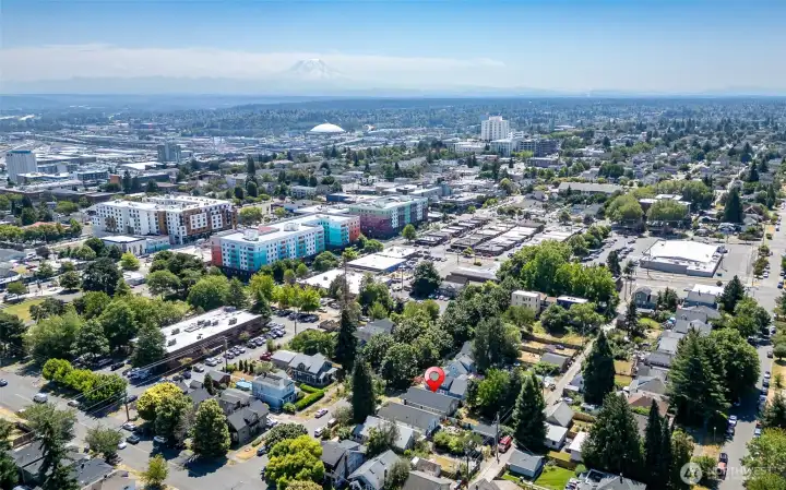 Ideally located near the vibrant restaurants and coffee shops of Hilltop, blocks from the T-Line, and with easy access to 6th Avenue and downtown. Ideally located near the vibrant restaurants and coffee shops of Hilltop, blocks from the T-Line, and with easy access to 6th Avenue and downtown.