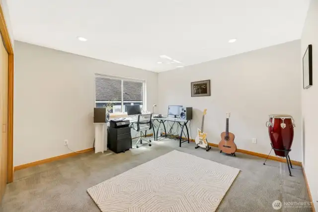 Generous sized 3rd bedroom. Bright and sunny with a South facing window.