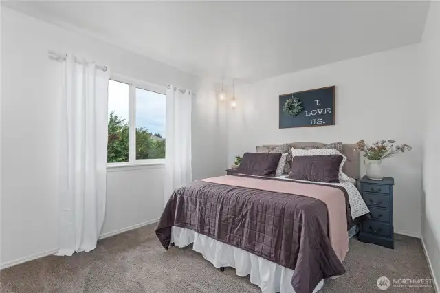 2nd bedroom