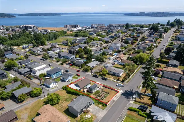 easy commute to Pearl or waterfront