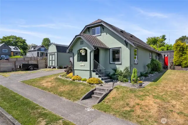 Classic home on hard to find 8000 sqft lot