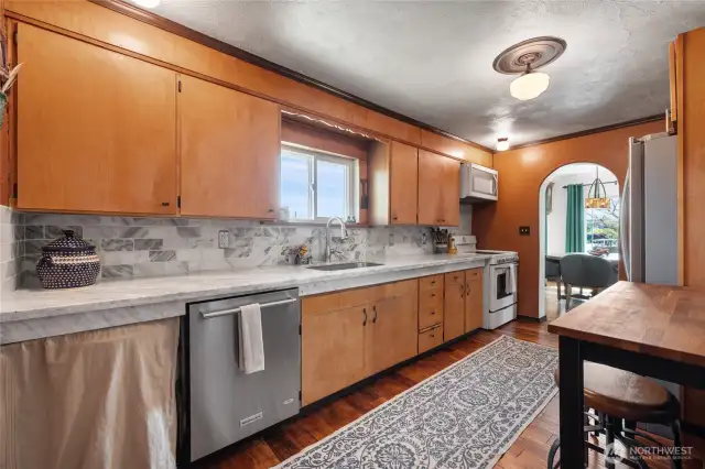 custom backsplash
