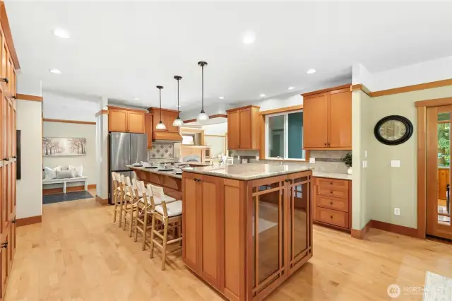 Gorgeous crafted kitchen with solid VG fir cabinets, granite, stainless appliances!