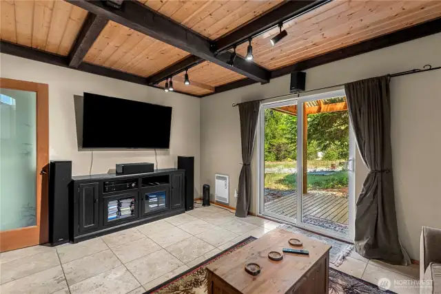 Lower bonus room