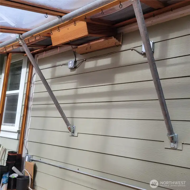 The roof vent helps with overheating in the summer months. Additional light mounting hooks and electrical outlets.
