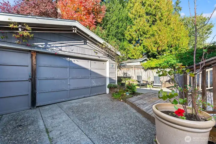 Back yard garage