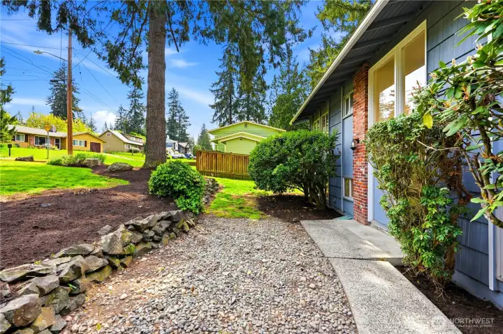 Entry & Walkway To Front of the House