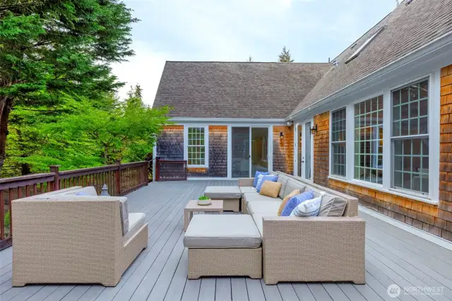 Deck.