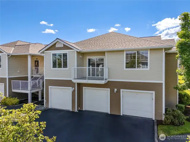 Don't miss this amazing Heatherwood at Lakeland home.