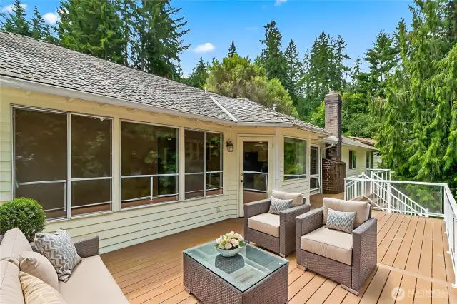 Huge trex deck to enjoy view!