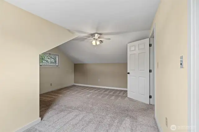 2nd floor bedroom
