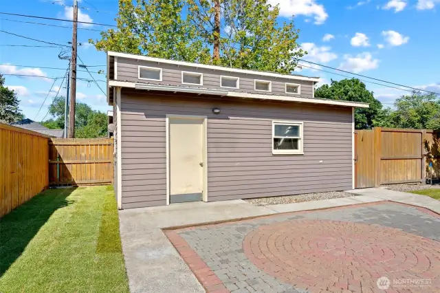 Garage/shop area 1 or 2 man doors.