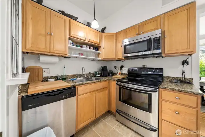 SS Appliances, granite counters in remodeled kitchen