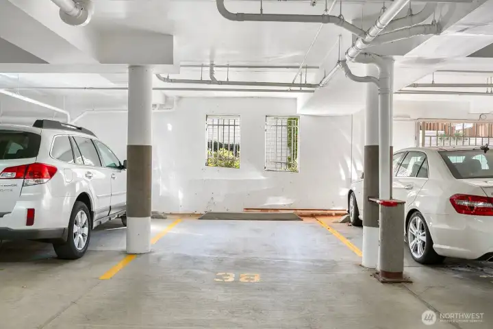 2nd parking spot+lots of guest parking in front