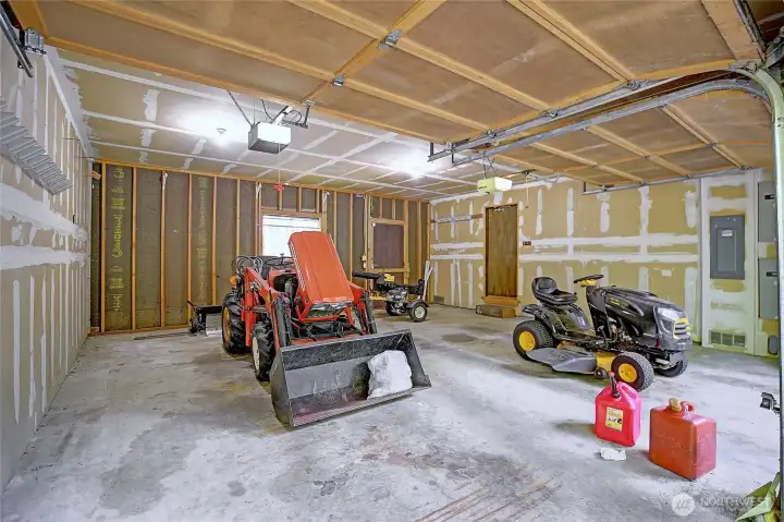 Garage-all included!