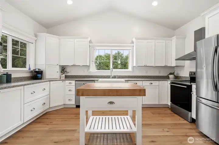 updated cabinets, appliances and paint