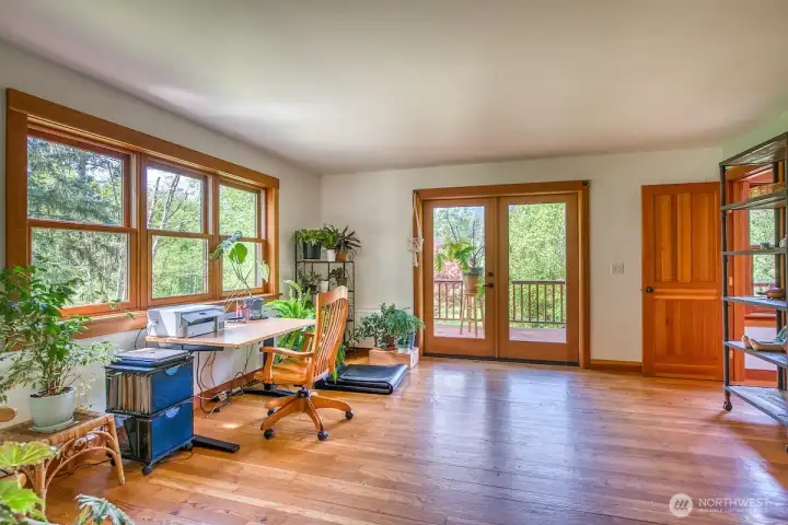 Main floor bedroom/office