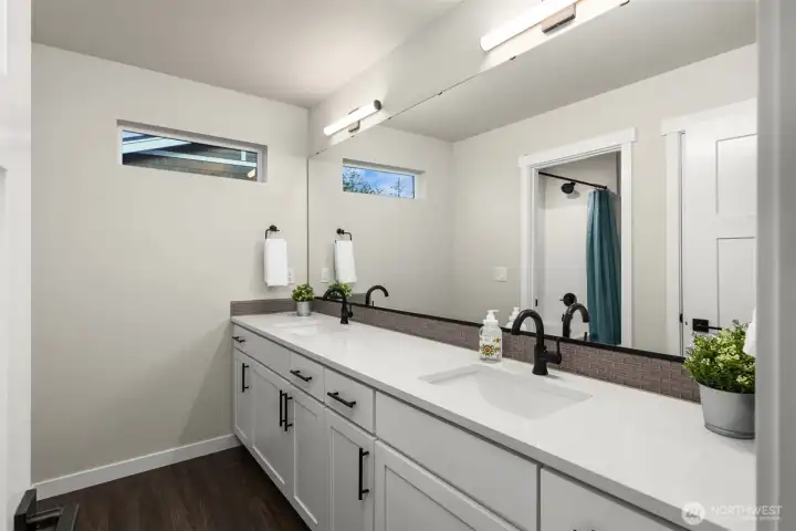 Full bath upstairs