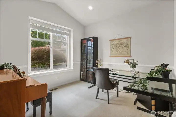 Den/Office Den/Office