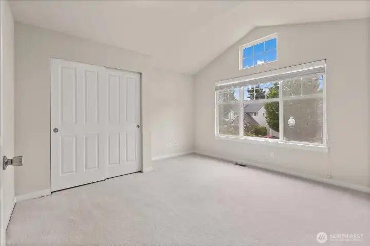 Bright 3 Bedroom of Top Floor Bright 3 Bedroom of Top Floor