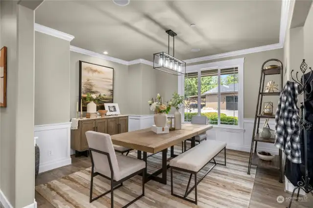 Large dining room which is great for entertaining.