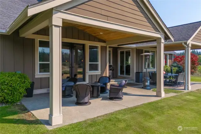 Covered patio off of primary suite.