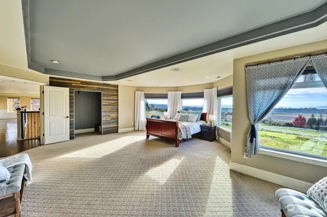 coffered ceiling in Master suite