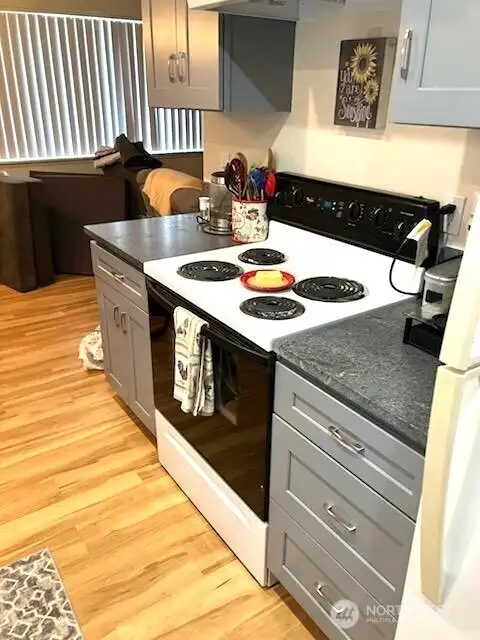 1211 new cabinets and flooring in 2022