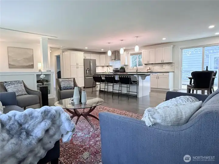 Fantastic open space for entertaining. Paved patio off slider.