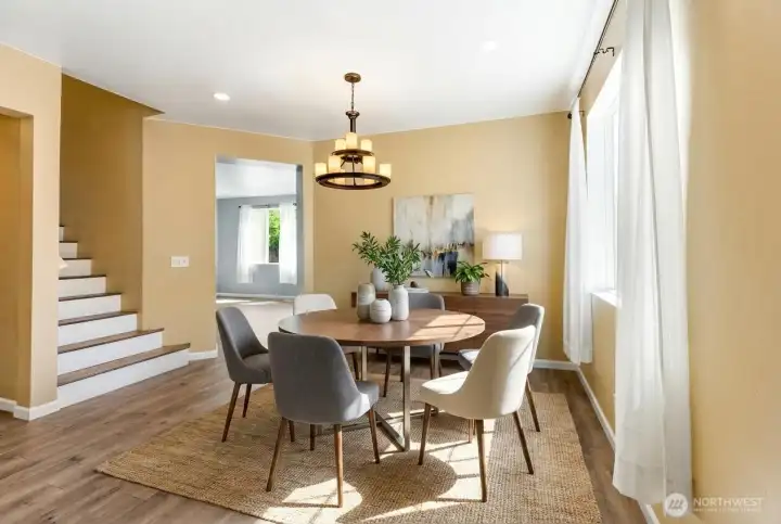 Virtually staged dining room