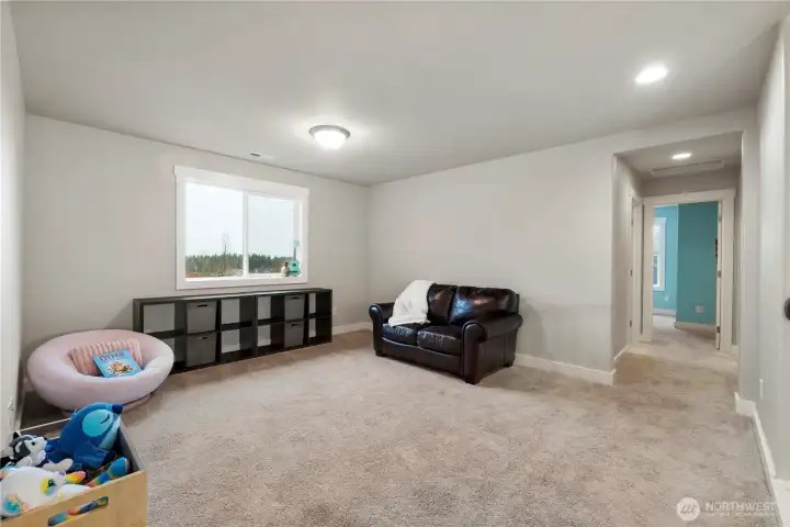 Flexible use loft area