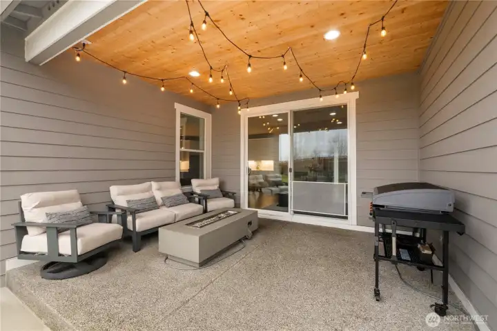 Covered patio with gas hook-up