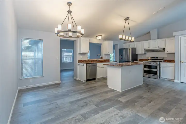 Fabulous kitchen with dining space