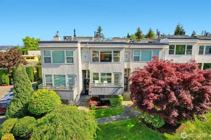 Elegant townhome just moments from the Kirkland waterfront.