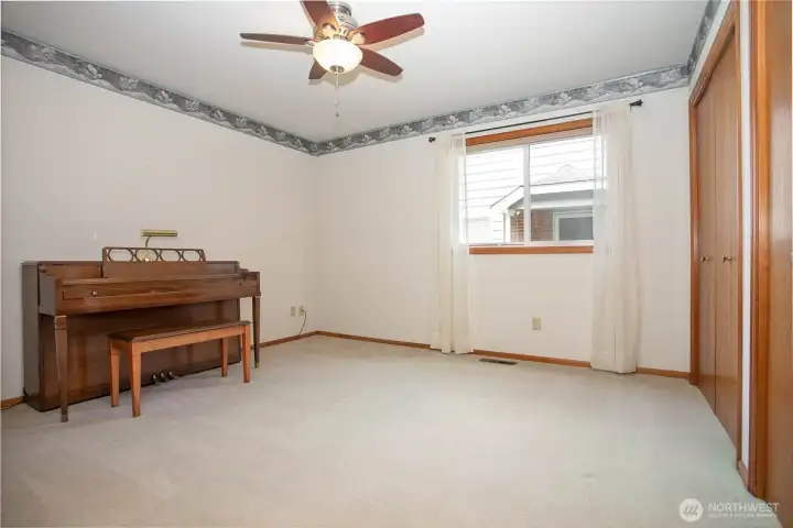 2nd bedroom is also a great size & has 2 large closets 2nd bedroom is also a great size & has 2 large closets