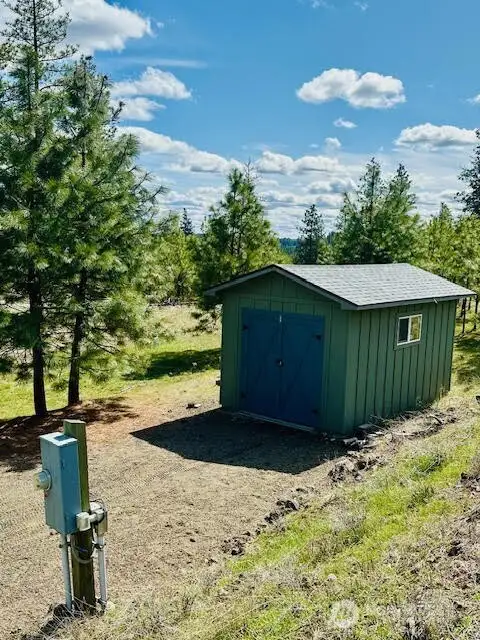 Shed with own driveway entrance