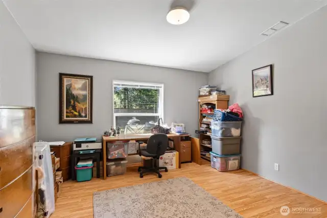 Ideal office or bonus room