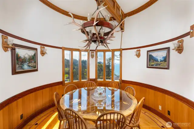 Custom wood working    in the Dining room is amazing.