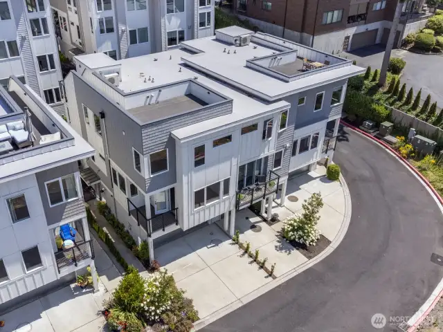 The roof top deck is plumbed with water and natural gas.