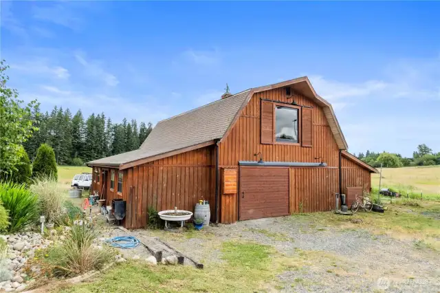 This stunning modern barn with loft space is perfect for hosting weddings, special events, or simply enjoying as your exclusive retreat.
