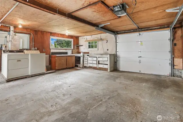 Huge garage with power and water