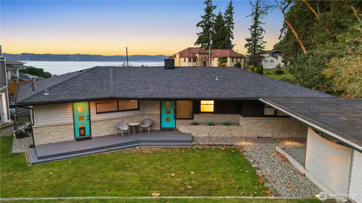 Mid Century Modern Gem!