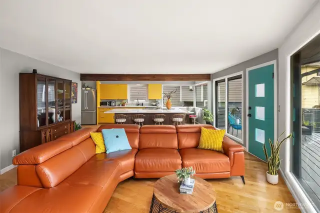 Open concept to the Kitchen area~
