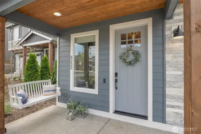 Front porch with rope swing