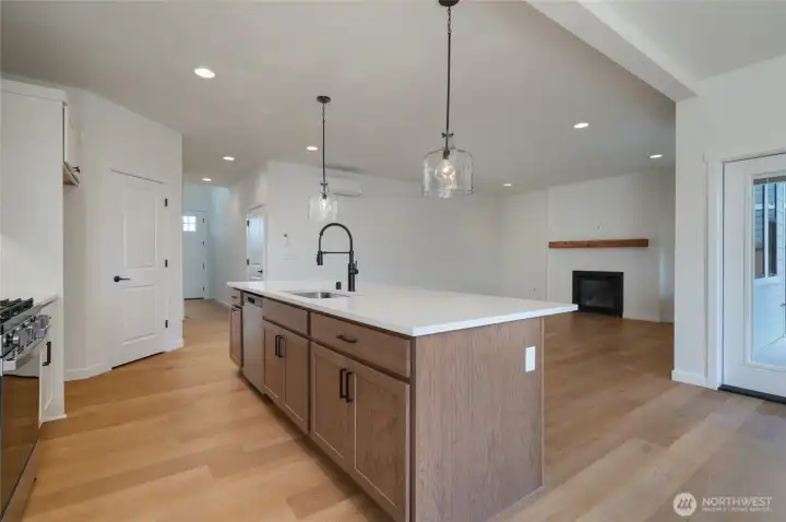 Kitchen - Features and colors may differ.