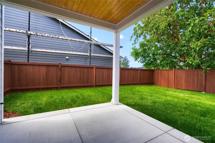 2131 - Chase Plan - Features and colors may differ.