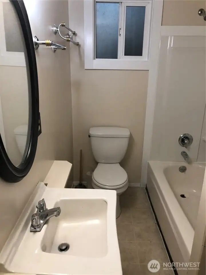 Upper Unit Bathroom