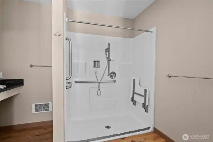 Large curbless shower